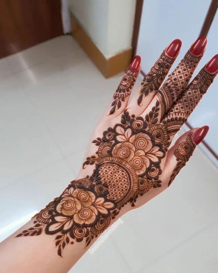 mehndi design photo