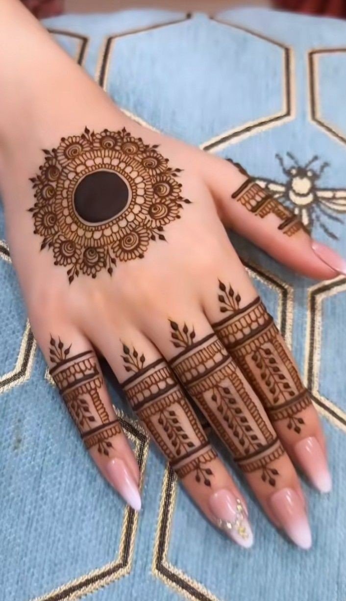 mehndi design photo